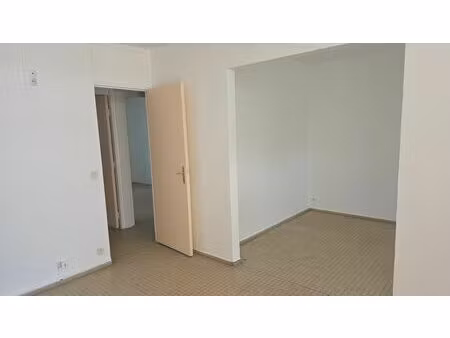 location appartement 4 pièces 55m²
