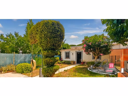maison rénovée 3 chambres avec jardin clos et deux places de parking