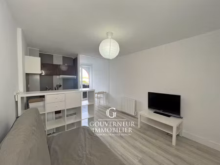 carnon studio cabine meublé refait à neuf sept/juin