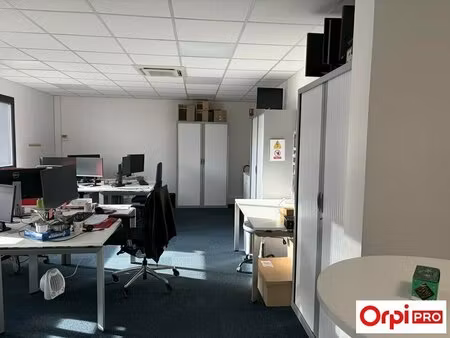 location bureaux 141 m²