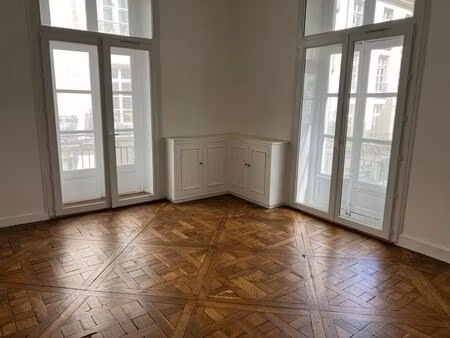 location bureaux 200 m²