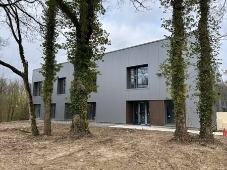 location bureaux 192 m² à 457 m²