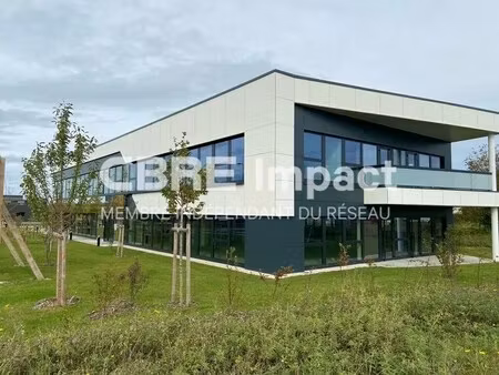 location bureaux 124 m² à 184 m²