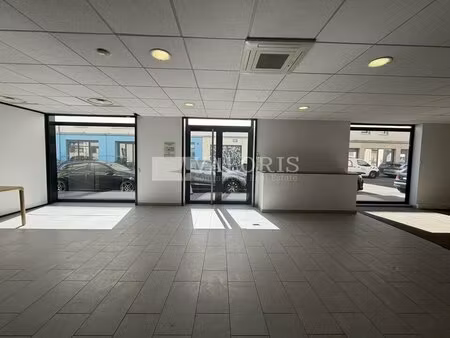 location commerce lyon 69007 270m²