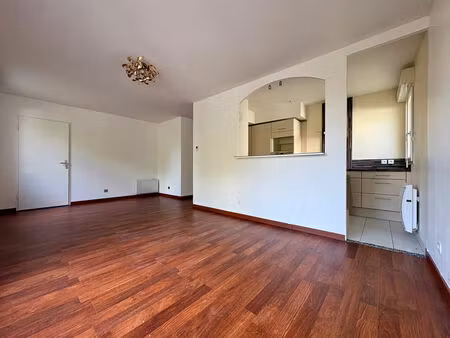 location appartement 3 pièces  64.36m²  gif