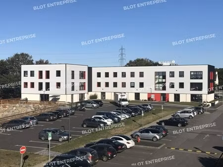 location bureaux 97 m²
