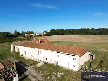 longere avec gite et grand terrain