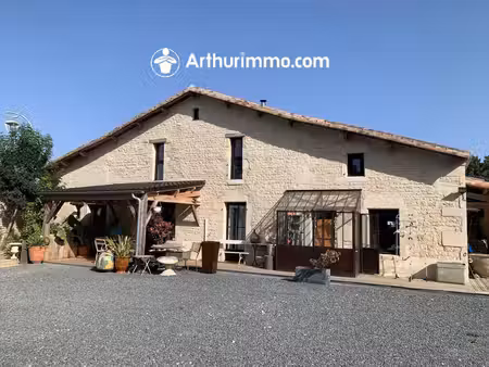 belle maison de caractère de 225 m² avec grand terrain clos