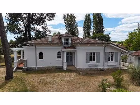 maison art déco sur 2 700 m² constructibles