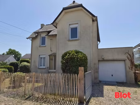 a vendre chez blot immobilier dinard- maison 3 chambres  terrasse et garage - dinard