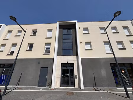 bel appartement à val de reuil 1 pièce(s) de 30 m2 avec parking