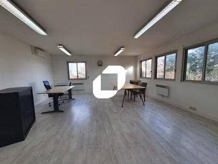 location local d’activités neuilly sur marne 93330 783m² à 1612m²
