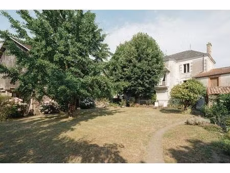 maison de maître 190m² + 500m² de dépendances  divatte sur loire (44450)