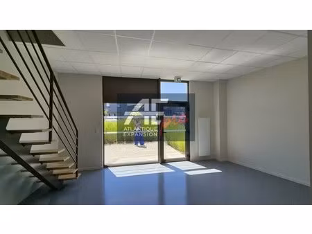 location local professionnel 80m² pornichet 44380