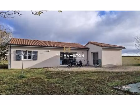 maison moderne de plain-pied avec suite parentale et grand terrain