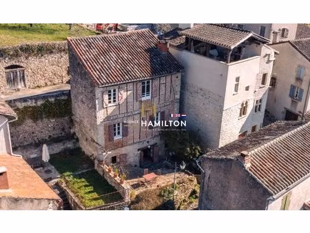 maison de village avec terrasse au pied de la cite - hameau du bouysset