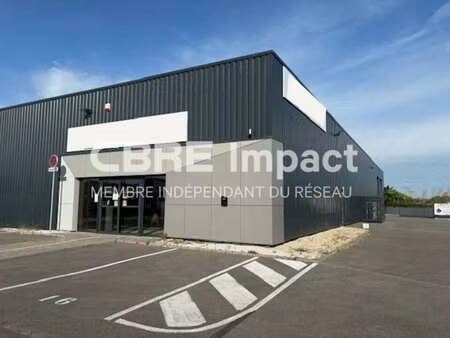 location commerce cormontreuil 51350 540m²