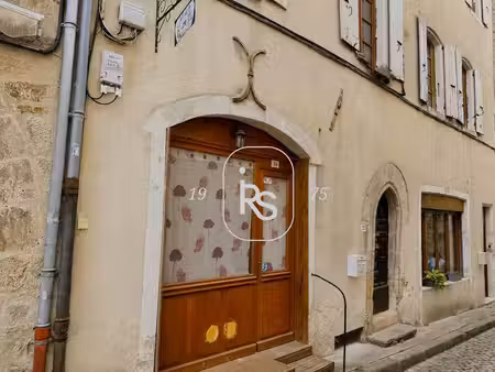 maison de village de 101 m2 habitables dont une chambre indépendante avec salle d'eau en..