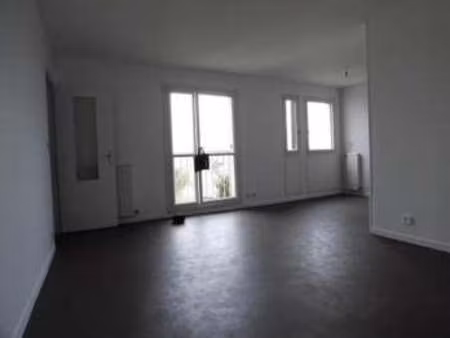 location appartement 2 pièces à angers (49000) : à louer 2 pièces / 56m² angers