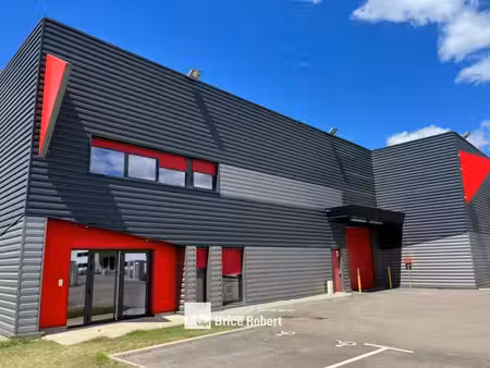 vente local d’activités 653m²