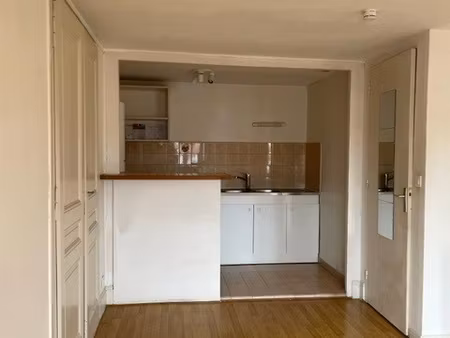 f1 - 77 rue des charmettes- 69100 villeurbanne