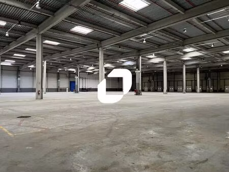 vente entrepôt les mureaux 78130 8000m² à 25403m²
