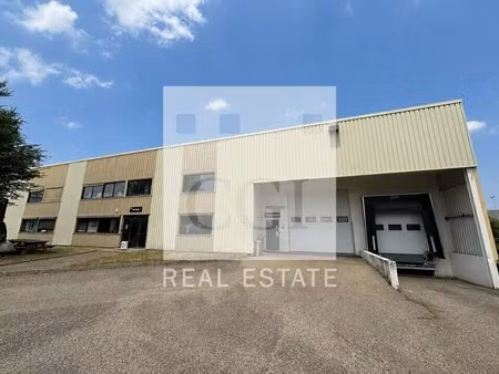 vente local d'activités 1 630 m²