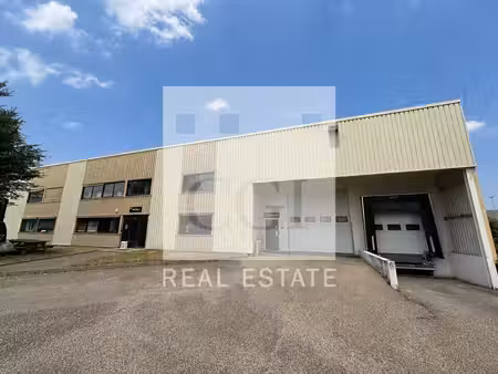 vente local d'activités 1 630 m²