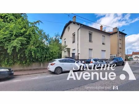 limite lyon 8? ? studio rénové au calme dans une copropriété intimiste