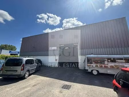 location local d’activités vaulx en velin 69120 450m²