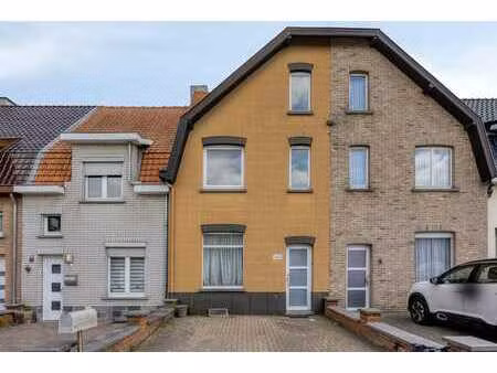 maison à rafraîchir avec 3 chambres à huizingen