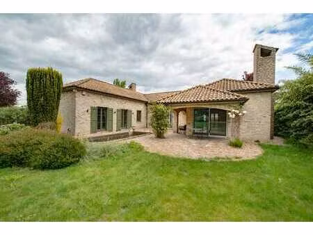 magnifique villa avec 3 chambres  un garage et un jardin !