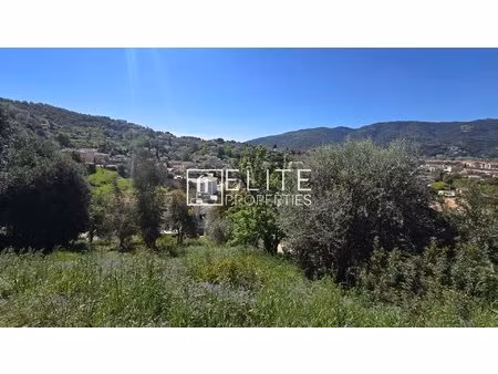 terrain constructible 913m² au calme pegomas