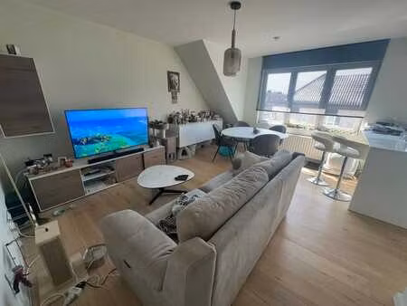 bel appartement 1 chambre avec cuisine ouverte