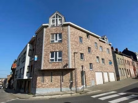 bel appartement 2 chambres avec garage