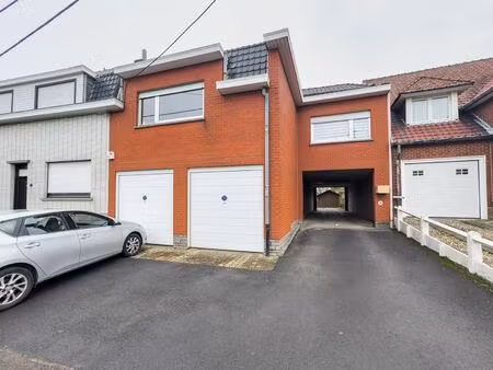 immeuble de rapport à vendre avec terrasse et 2 chambres   estaimpuis (rbw31136)