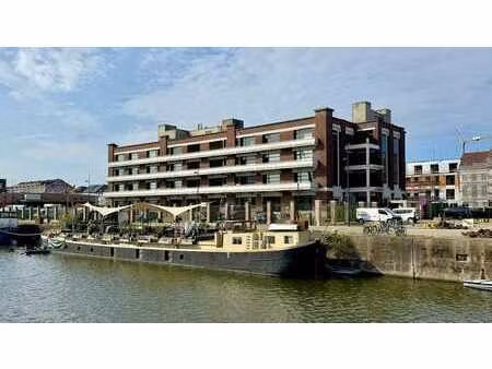 bureau loft moderne à louer dans le centre handelsdok à gan