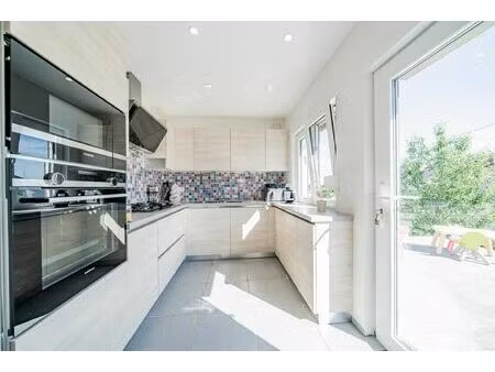 maison à vendre à rue de la terre des bois 39 couillet (vbe39499)