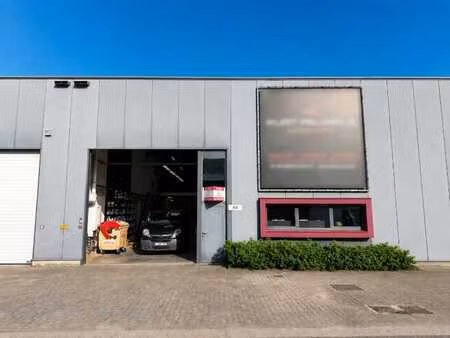magazijn met showroom te huur