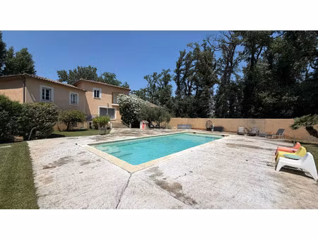 maison de luxe à vendre dans le quartier ouest