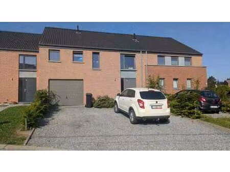 maison récente dans un quartier calme