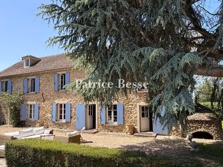 à moins d'une heure de paris  au calme d'un village des yvelines  une maison de caractère 