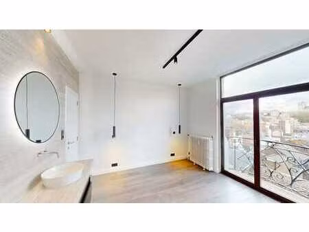 studio lumineux rénové – centre de liège