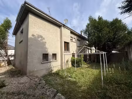 chatillon sur seine : charmante maison de 150m2 ( r+2) avec terrain et garage au centre...