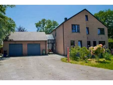 villa 5 chambres avec grand jardin