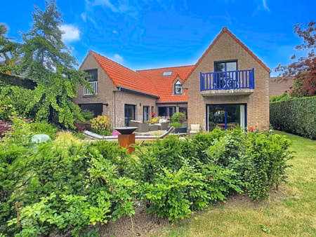 maison de luxe à vendre dans le quartier l'abbaye
