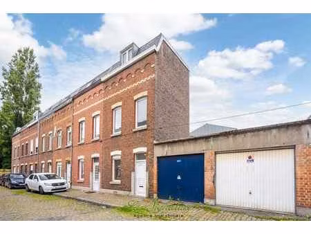 maison à rénover dans le quartier des vennes
