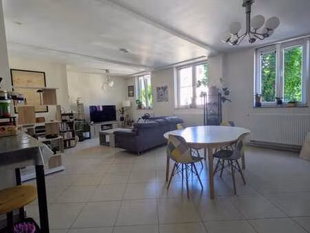 appartement 2 ch à louer à la louvière avec parking privé
