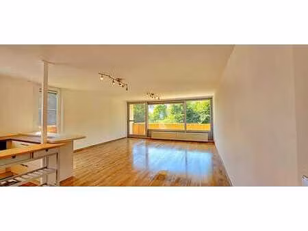 appartement spacieux de 3 chambres à mons