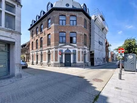 bel appartement deux chambres avec terrasse face à l'escaut